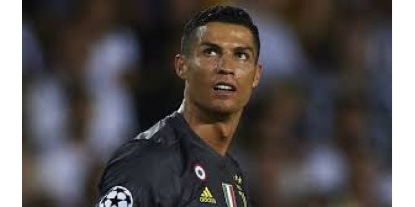 Ronaldo 400 mål først